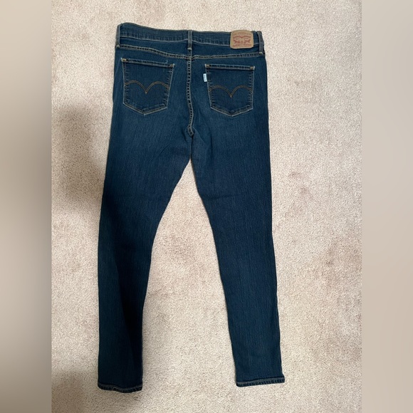Stretchy Levi jeans, skinny, dark wash, size 31